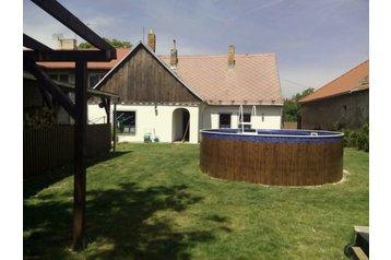 Češka Chata Dolní Věstonice, Eksterier